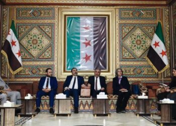 Şandeya Wezareta Perwerdehiyê ya Şamê serdana Waliyê Hesekê kir