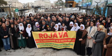 Alimên Wanê: Em komkujî û heqareta li ser Rojava qebûl nakin