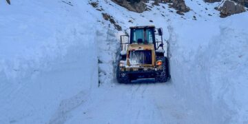 Li Wanê ji ber berfê rêyên 141 gund û mezrayan hate girtin