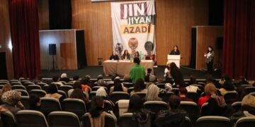 Jin li Wanê bi mijara 8ê Adarê civiyan