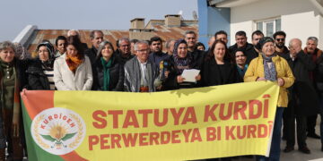 Ji KURDÎGEHê deklarasyona 21ê Sibatê: Bila Kurdî di destûra bingehîn de cîh bigire