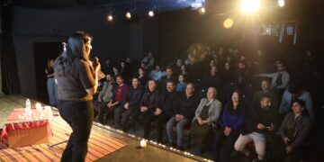 ÎHDê şeva helbestan li dar xist