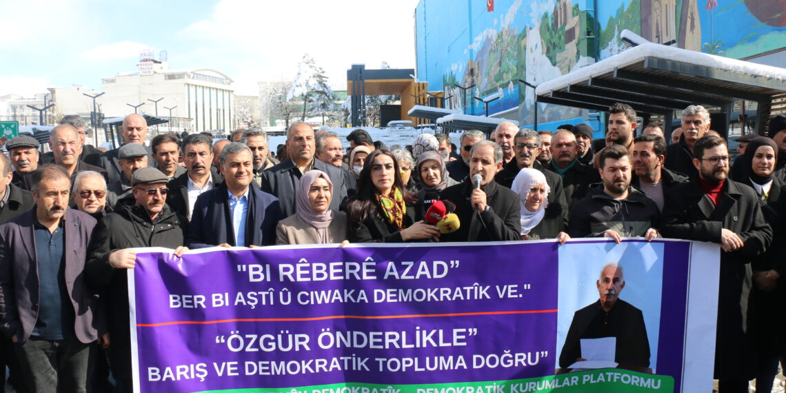 ‘Divê sermuzakerevan birêz Ocalan dikaribe bi awayekî azad bixebite’