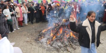 Gelê Licê Newroz pîroz kir: Newroza îsal mizginiya azadiya birêz Ocalan e