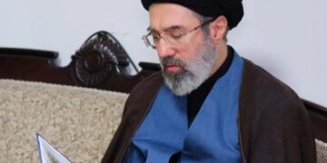 Kurê Xameneyî bû rêberê olî yê Îranê