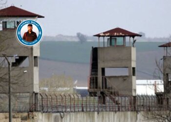 Şîrîn Altay: Atmosfera aştiyê ya li derve di girtîgehan de tune ye