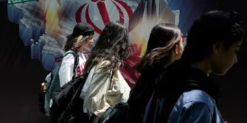 Rejîma Îranê di salekê de 61 jin bidarve kir