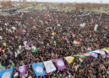 Xeylê şaristanan de bi se hezaran Newroze pîroz kenê