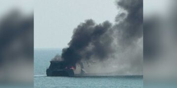 DYAyê li Bender Abbasê li keştiya şerî ya Îranê da