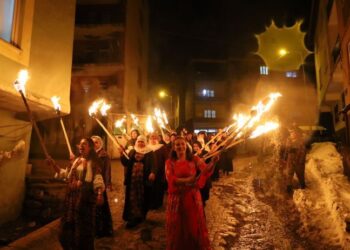 Li Elkê bi meşaleyan Newroz hat pîrozkirin