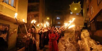 Li Elkê bi meşaleyan Newroz hat pîrozkirin