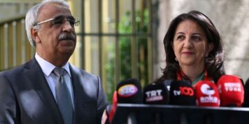 Heyetê DEM Partî yê Îmralîyî Selahattin Demirtaş zîyaret kerd