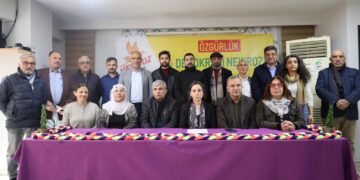 Li Îzmîrê starta pîrozbahiya Newrozê hate dayîn