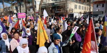 Li Tetwanê ji ber berfê bernameya 8ê Adarê hat betalkirin