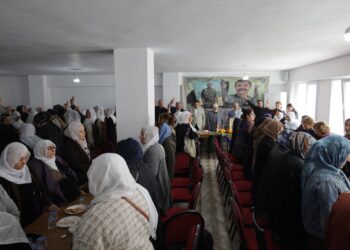 Li Aydinê ji bo şervanê YPGê Şerzan Sason şîn hat danîn