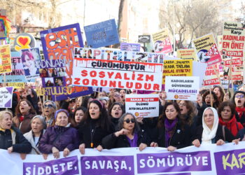 Li Enqereyê bi hezaran jin meşiyan: Em ê pergala desthilata zilam biguherînin