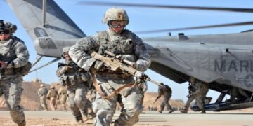 Trump: Ez ji bo şandina leşkeran bo Îranê dudil nabim