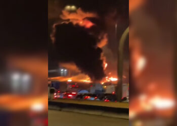 Li Riyadê li dijî Balyozxaneya DYAyê êriş: Agir bi avahiyê ket