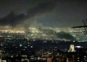 Tehranî şewe binê hêrişanê Amerîka û Îsraîlî de derbas kerd