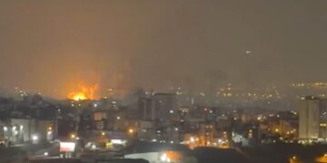 Wezîrê Parastinê yê Amerîkayê: Em ê agirê li ser Îranê zêde bikin