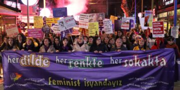 Li Enqereyê 20emîn meşa şevê hate lidarxistin