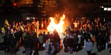 Li çar navçeyên Stenbolê agirê Newrozê geş bû