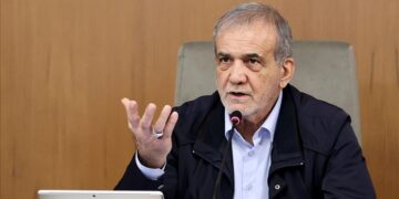 Di nava Serokkomariya Îranê û hêzên leşkerî de nakokî kur dibin