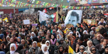 Gelê Agiriyê bi dilsozî Newroz pîroz kir: Kurd azadiya rêber û zimanê xwe dixwazin  