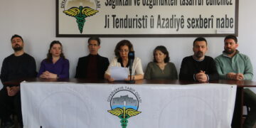 Xelata Aştî, Demokrasî û Dostaniyê da Sirri Sureyya Onder kir