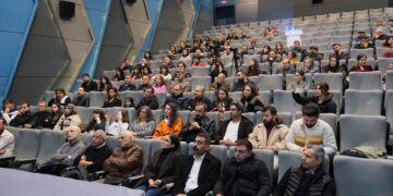 ‘Em dixwazin dayik û bav zimanê xwe ji bo vî nifşî biparêzin’