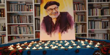 Li Komeleya Wêjekarên Kurd ji bo Ehmed Huseynî şîn hate danîn