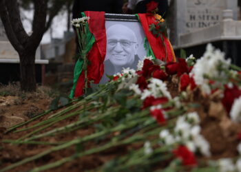 Cenazeyê Evdirehman Zal li gundê wî hate veşartin