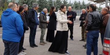 Cenazeyê rojnameger Osman Kiliç li Amedê hate pêşwazîkirin