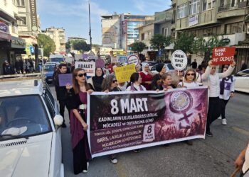 Li Aydinê meşa 8ê Adarê: Em teslîmî tarîtiyê nabin
