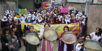 Li Cizîrê bi hezaran jin meşiyan: Em ê azadiyê mîsoger bikin