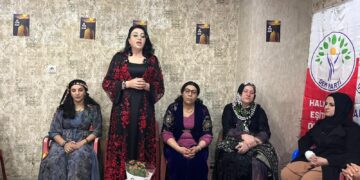 Oznûr Bartin: Avakera civakê jin bi xwe ye