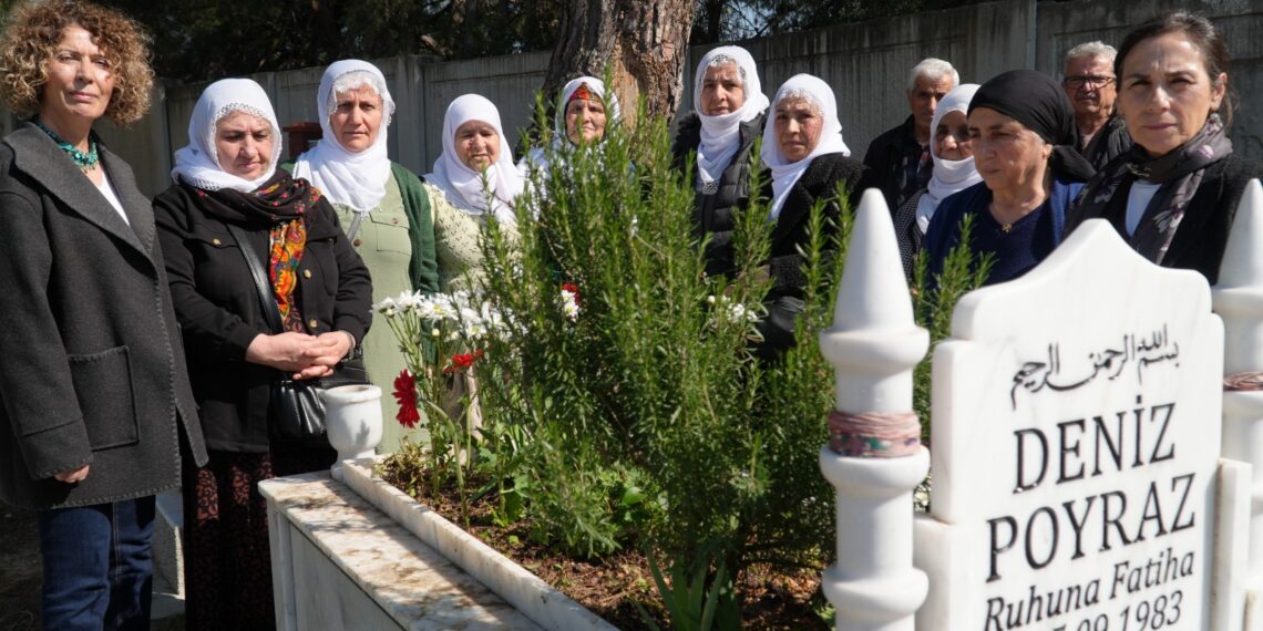 Denîz Poyraz li ser gora xwe hat bibîranîn