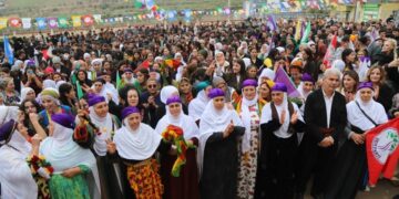 Newroza Dêrikê bi coşeke mezin hat pîrozkirin