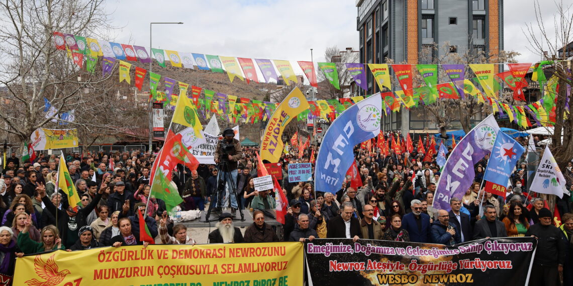 Newroza Dêrsimê: Ji mîmarê aştiyê Abdullah Ocalan re hezar silav