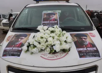 Cenazeyê Ehmed Huseynî gihîşt Rojava