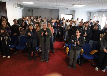 Ciwanan civîna ‘Siberoja Azad’ li dar xist