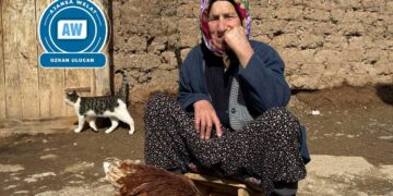 ‘Heta ke roye mide bî ez gurîyena’