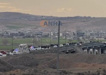 Li Kobanê çekdaran êrişî bendê kontrolê kir