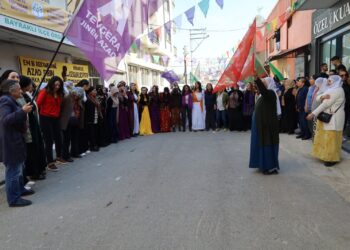 Sebahat Tuncel: Jin pêşengê paradîgmaya nû ne