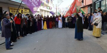 Sebahat Tuncel: Jin pêşengê paradîgmaya nû ne