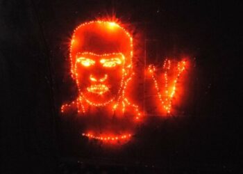 Pê kareografîyê Mazlûm Doganî Newroz pîroz kerd