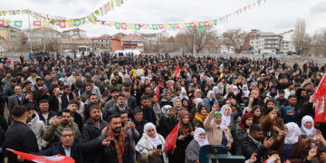 Newroza Milazgirê: Gelê Kurd dixwaze Rêberê xwe di Newrozê de bibîne