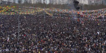 Nameyê qiseykerdox û hunermendan dîyar bi ke do beşdarê Newroza 2026î bibê