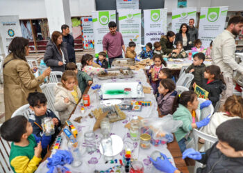 Zarokan tov û ax kirin ‘girêka axê’