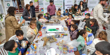 Zarokan tov û ax kirin ‘girêka axê’